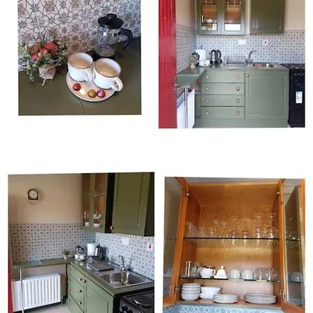 The Wee Hous Cresslough * Creeslough