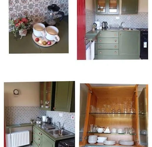 The Wee Hous Cresslough * Creeslough